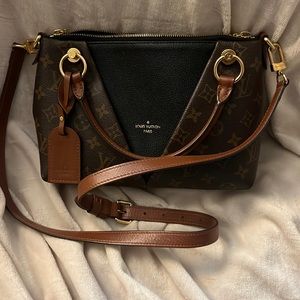 Authentic Louis Vuitton V TOTE BB